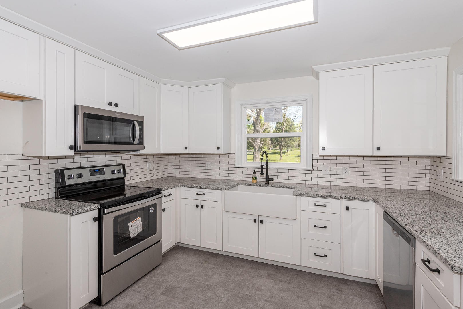 704 North Wright Road Alcoa, TN 37701 - Photo 11 of 39 Gallery Image 11