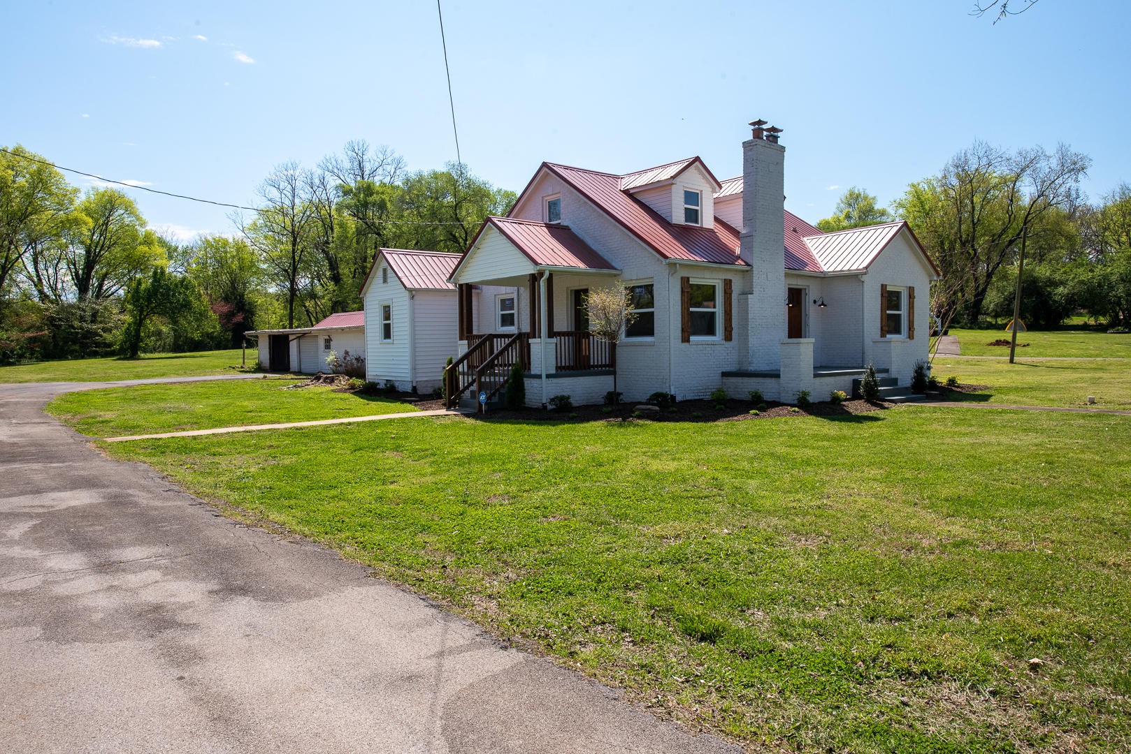 704 North Wright Road Alcoa, TN 37701 - Photo 2 of 39 Gallery Image 2
