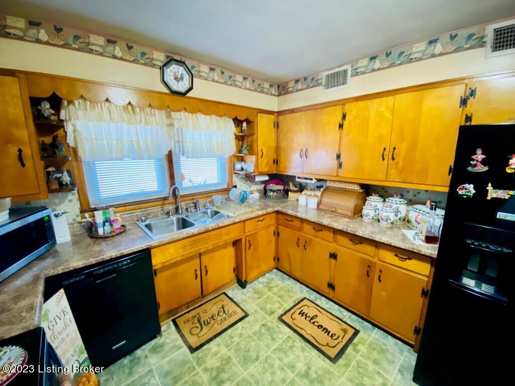 814 Lincoln Park Road Springfield, KY 40069 - Photo 5 of 25 IMG_4454