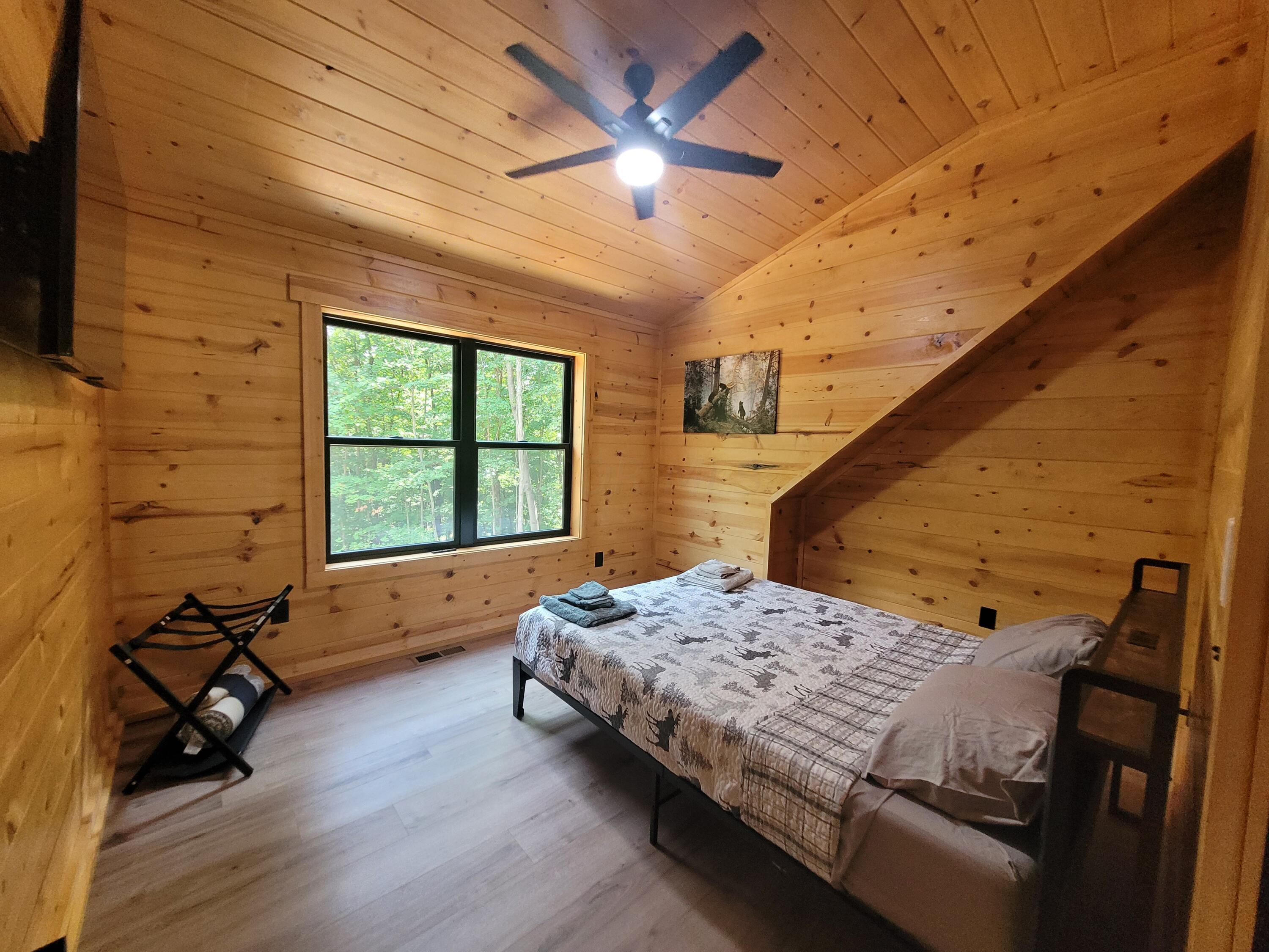 18364 Buckingham Road Logan, OH 43138 - Photo 19 of 41 Lodge 1 upstairs bedroom