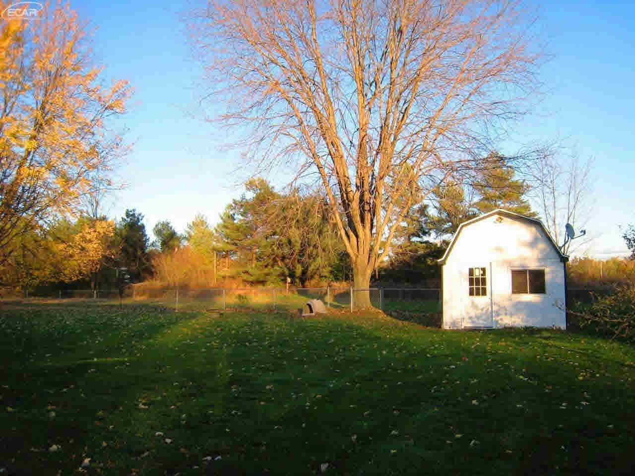 3204 Luce Road Flushing, MI 48433 - Photo 6 of 65 21270640-5.JPG