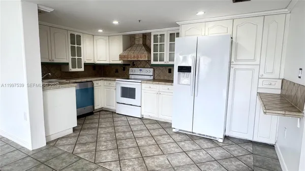 $2,550 | 511 Northwest 82nd Avenue, Unit 407, Miami, FL 33126