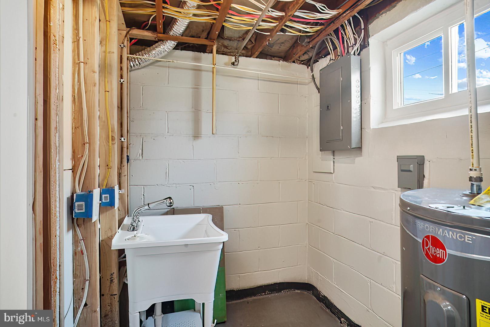 3316 Fairview Road Baltimore, MD 21207 - Photo 31 of 41 a utility room with dryer and washer