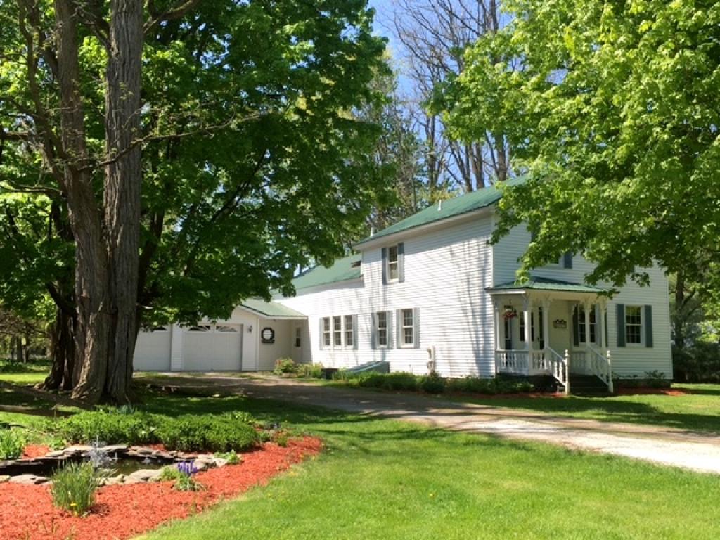 242 Brosseau Road Highgate, VT 05459 - Photo 1 of 35