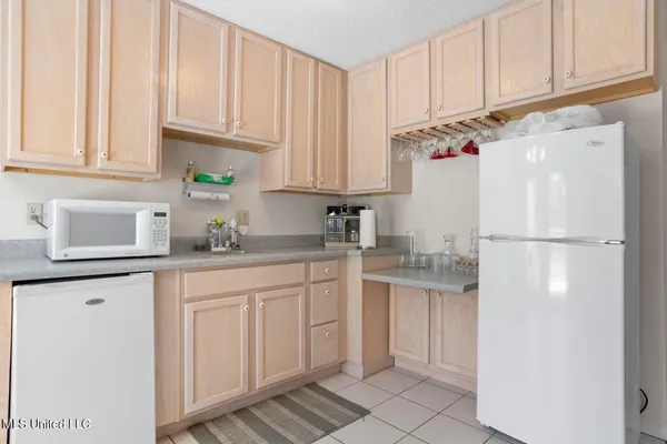 $175,000 | 8122 Fairway Villa Drive, Unit 22, Gautier, MS 39553