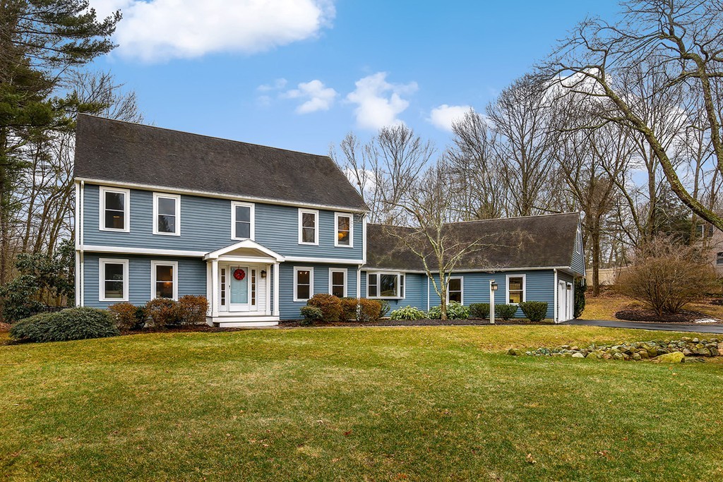 11 Bubbling Brook Road Walpole, MA 02081 - Photo 2 of 29 Gallery Image 2