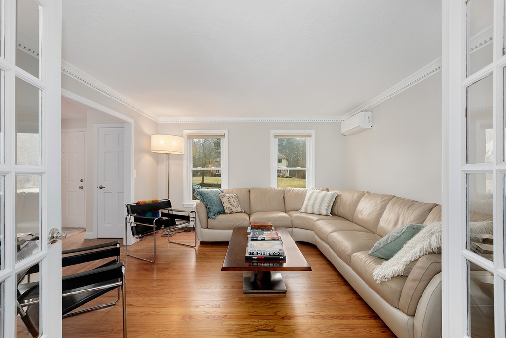 11 Bubbling Brook Road Walpole, MA 02081 - Photo 5 of 29 Gallery Image 5