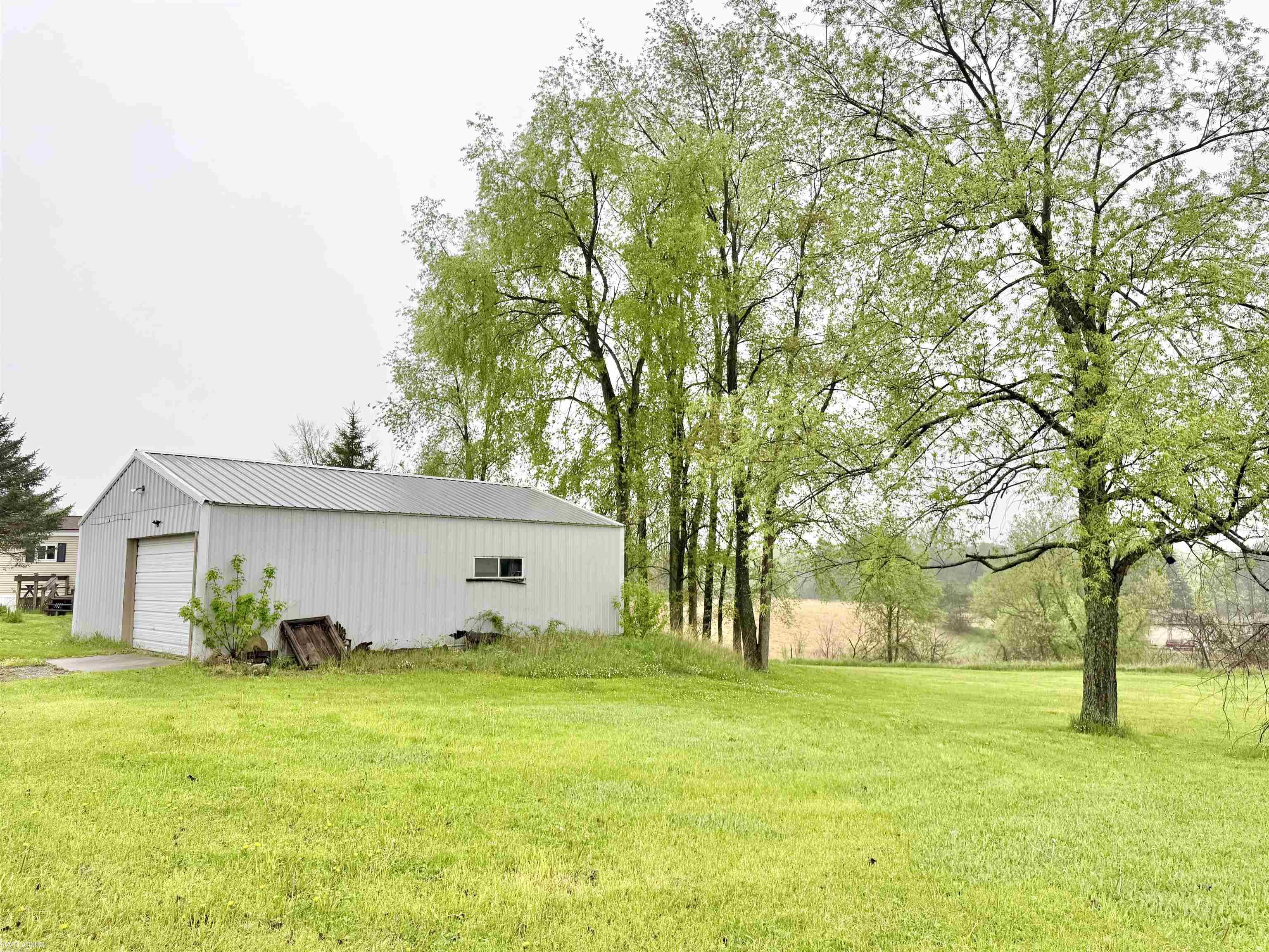 2109 South Bard Road Gladwin, MI 48624 - Photo 9 of 62