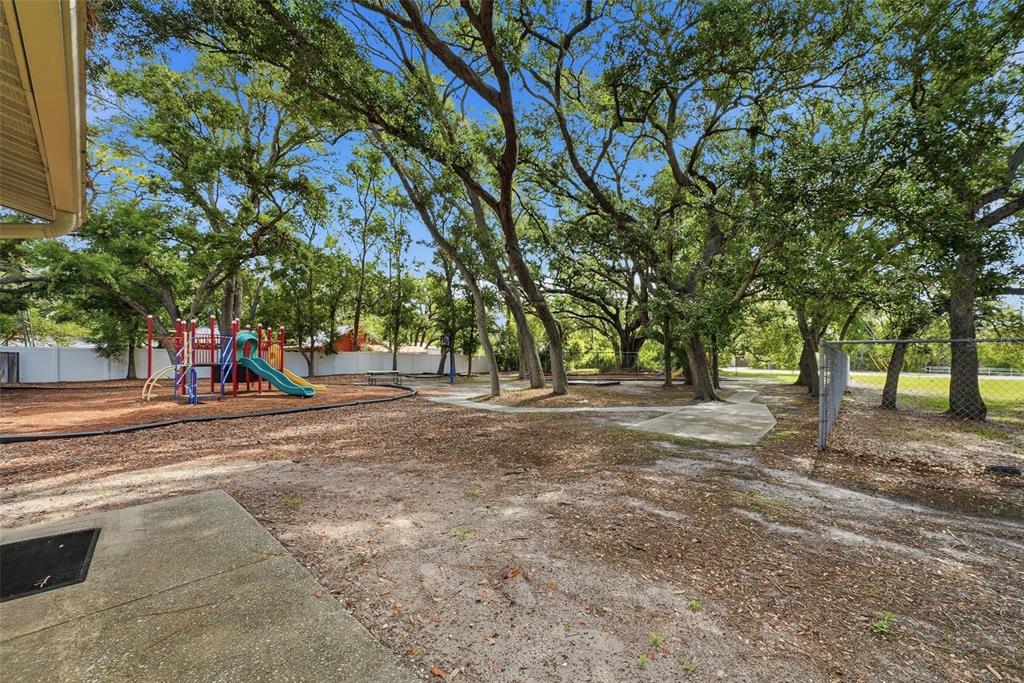 2886 Whitney Road Clearwater, FL 33760 - Photo 40 of 41