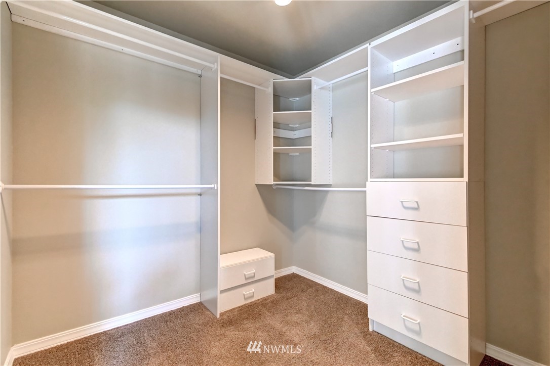 425 South Cabot Road Everett, WA 98203 - Photo 15 of 24 a view of an empty walk in closet