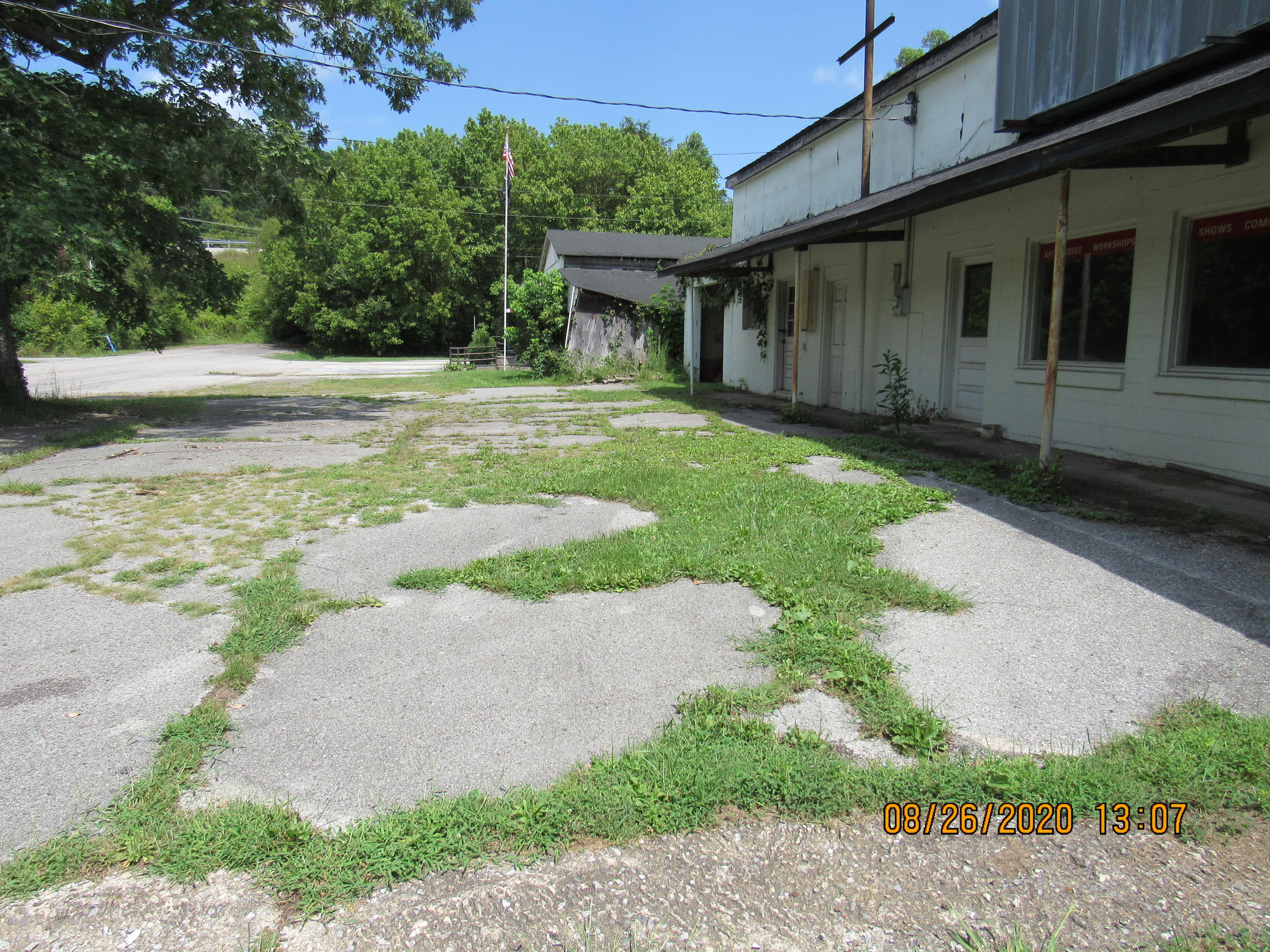 Spring Street Lancing, TN 37770 - Photo 6 of 19 IMG_2740