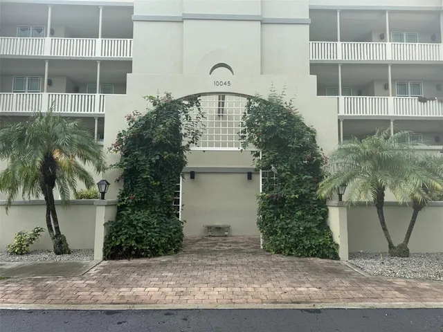 $345,000 | 10045 Links Lane, Unit 406, Rotonda West, FL 33947