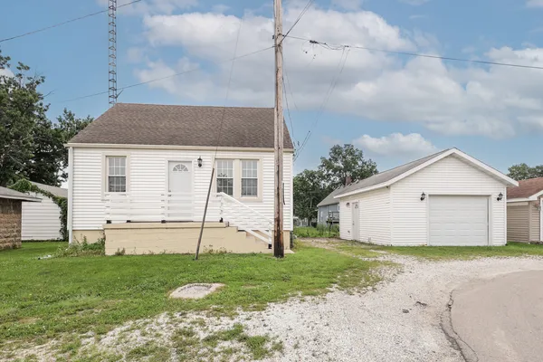 $105,000 | 1012 1/2 West Lafayette Street, Ottawa, IL 61350