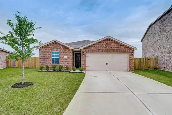 $2,050 | 12105 Seacrest Lane, La Marque, TX 77568