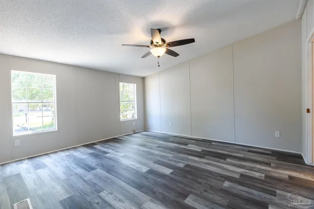 $1,695 | 5816 Congress Court, Gulf Breeze, FL 32563