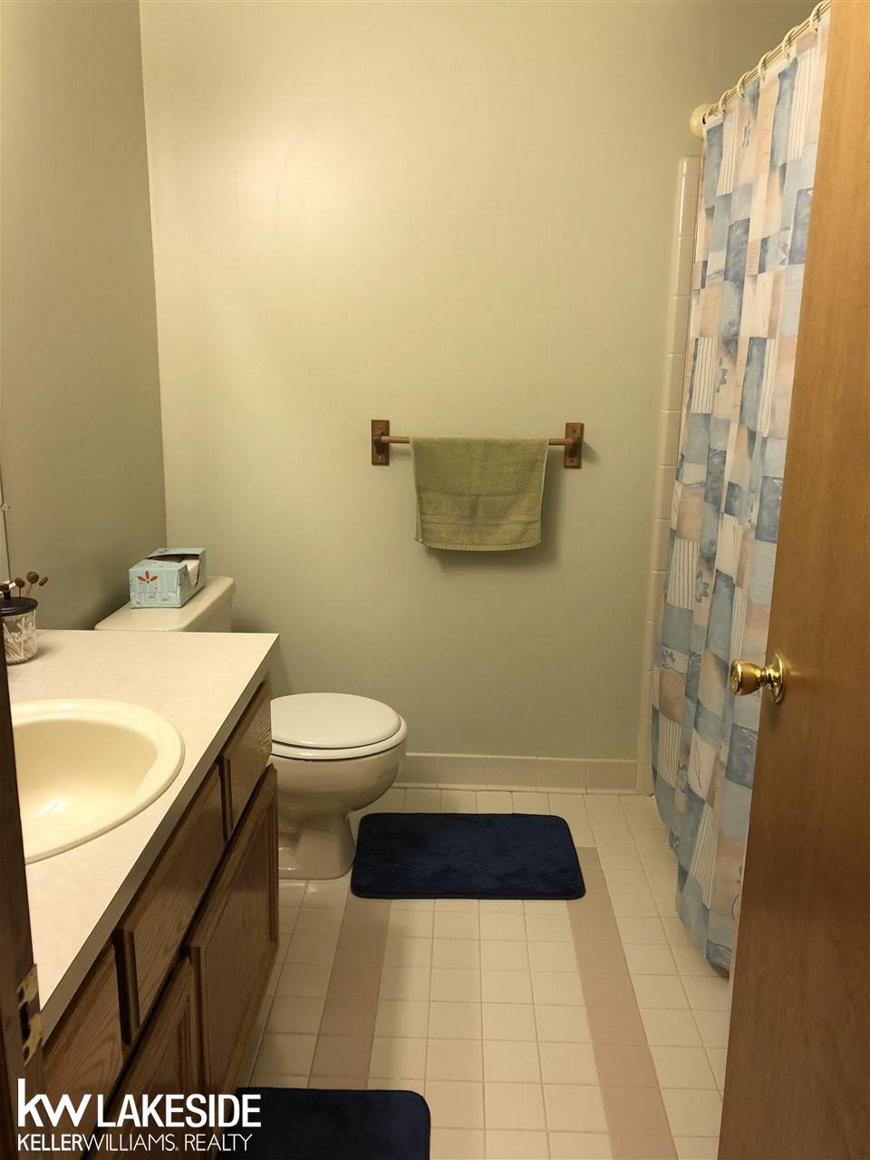 31170 Rothbury Way New Baltimore, MI 48047 - Photo 17 of 29 31374992-16.JPG