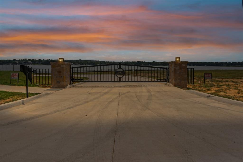 1533 Park Street Azle, TX 76020 - Photo 16 of 18 a view of a terrace with skyline