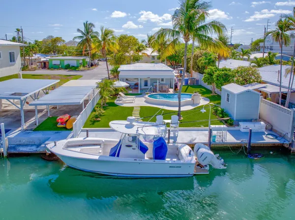 $1,055,000 | 298 116th Street Ocean, Marathon, FL 33050