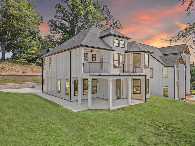 $569,000 | 25 Harbor Drive, Greenville, SC 29611