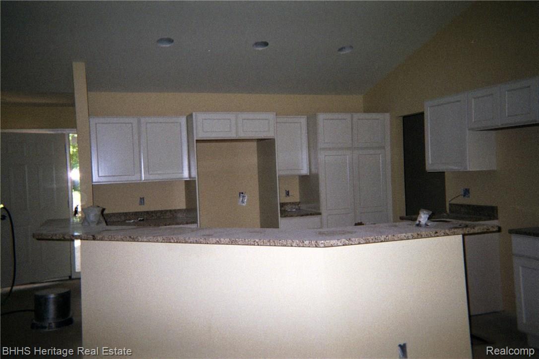 B2 Argentine Road Howell, MI 48843 - Photo 4 of 6 Kitchen