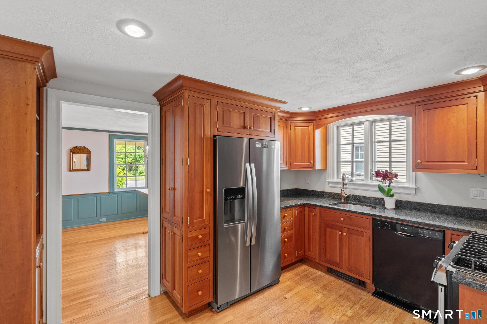 12 Cobbs Road West Hartford, CT 06107 - Photo 10 of 39