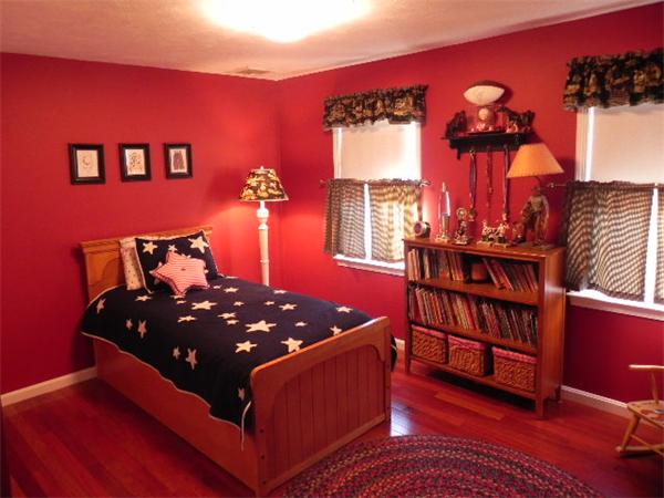 85 Culloden Drive Canton, MA 02021 - Photo 13 of 23 a living room with furniture and wooden floor