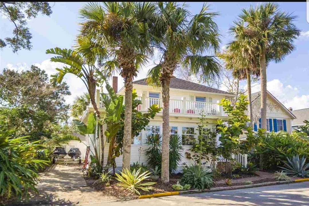 8 Tremerton Street St. Augustine, FL 32084 - Photo 2 of 41 a front view of a house with a tree