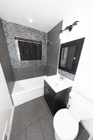 $334,000 | 2718 East Avenue, Berwyn, IL 60402