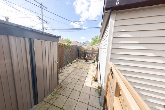 $334,000 | 2718 East Avenue, Berwyn, IL 60402