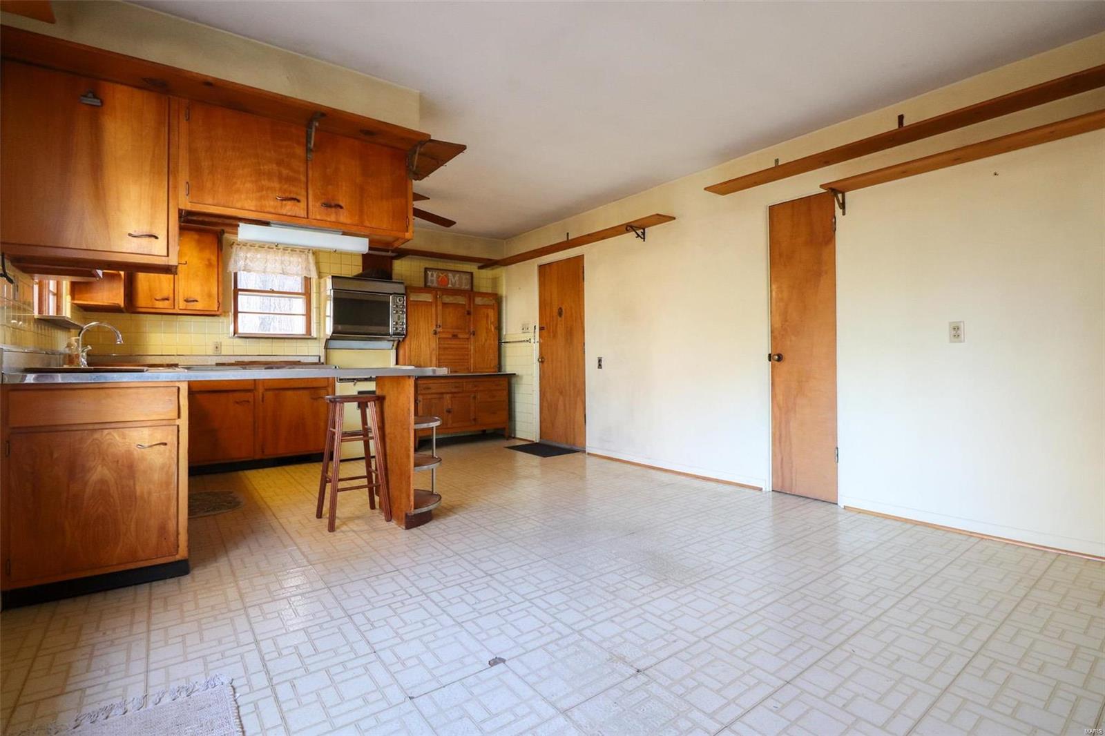 1444 South Sappington Road St. Louis, MO 63126 - Photo 8 of 34 Gallery Image 8