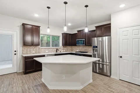 $350,000 | 8663 Cedardale Park Drive, Houston, TX 77063