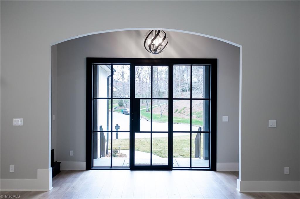 1200 Devlin Court High Point, NC 27262 - Photo 22 of 48 Entry