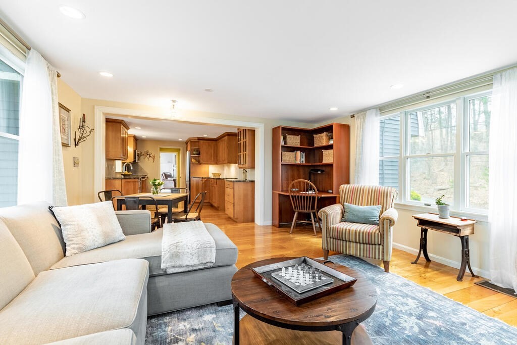 167 County Road Reading, MA 01867 - Photo 9 of 33 Gallery Image 9