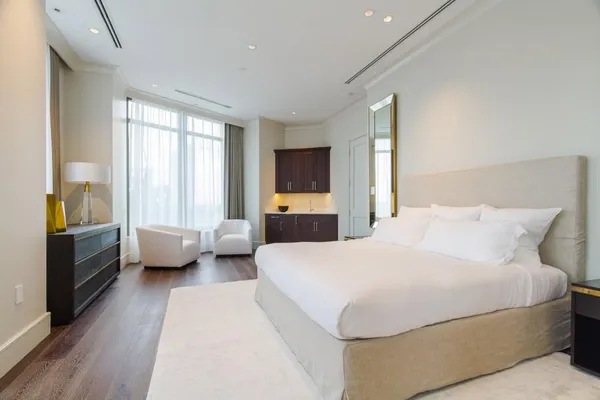 $13,000 | 3376 Peachtree Road Northeast, Unit 33A, Atlanta, GA 30326