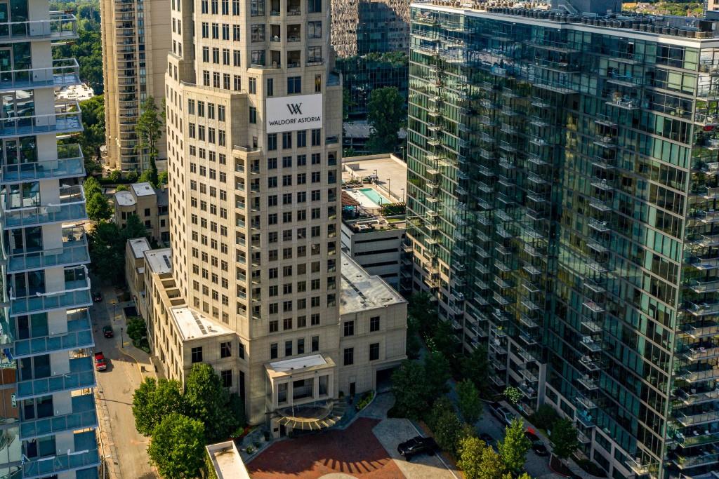 3376 Peachtree Road Northeast, Unit 33A Atlanta, GA 30326 - Photo 34 of 49 a city view