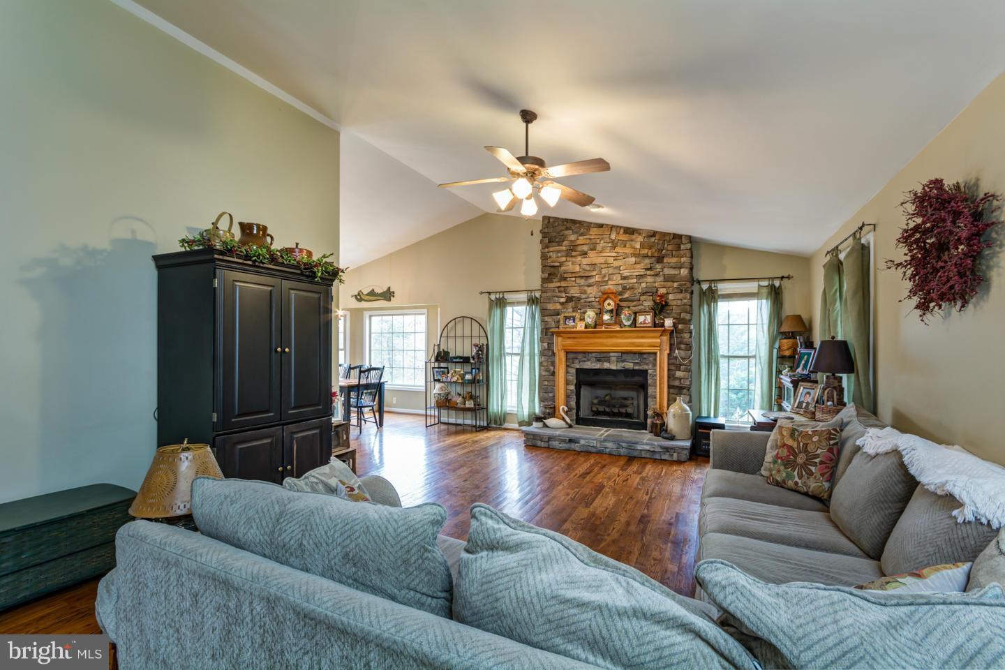 755 Cedar Grove Road Winchester, VA 22603 - Photo 8 of 30 Living Room