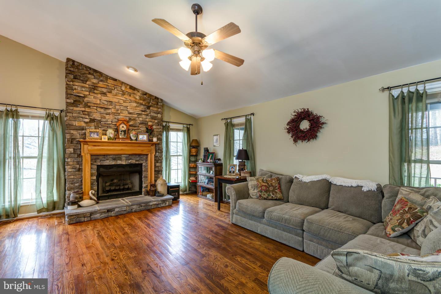 755 Cedar Grove Road Winchester, VA 22603 - Photo 9 of 30 Living Room