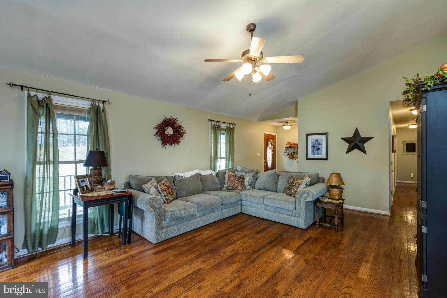 755 Cedar Grove Road Winchester, VA 22603 - Photo 10 of 30 Living Room
