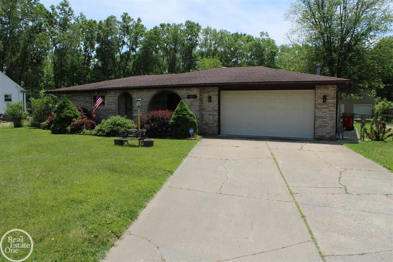 19580 Faulman Road Clinton Township, MI 48035 - Photo 2 of 24 50043057-1.JPG