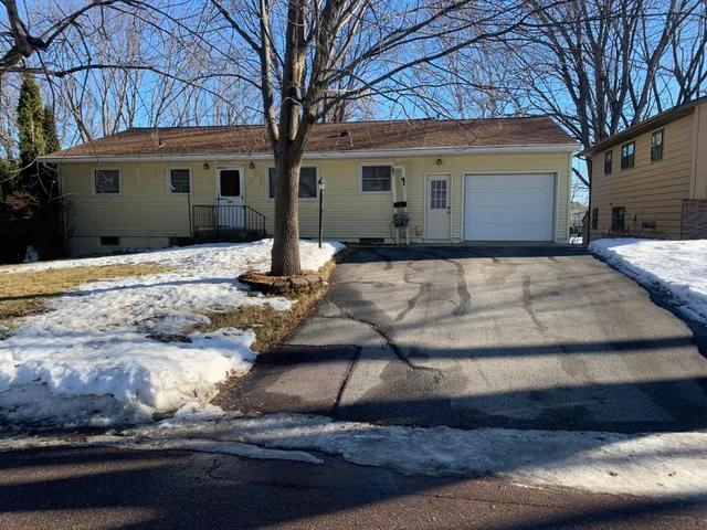 $260,000 | 205 Lakeview Drive, Eagle Lake, MN 56024