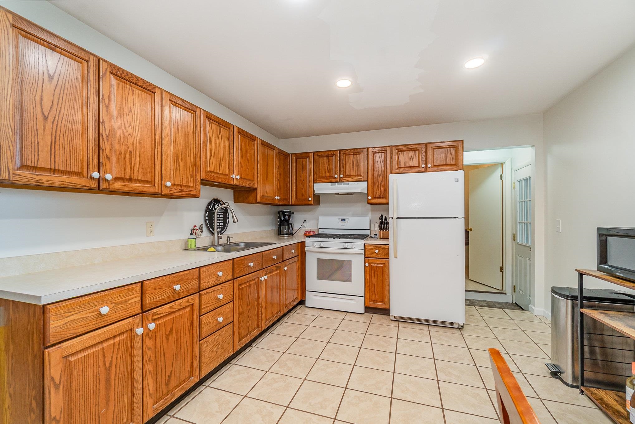 873 East Remus Road Mount Pleasant, MI 48858 - Photo 9 of 26 1933886-48698a73-1fb4-4598-bd74-af4e66f6f090.JPG