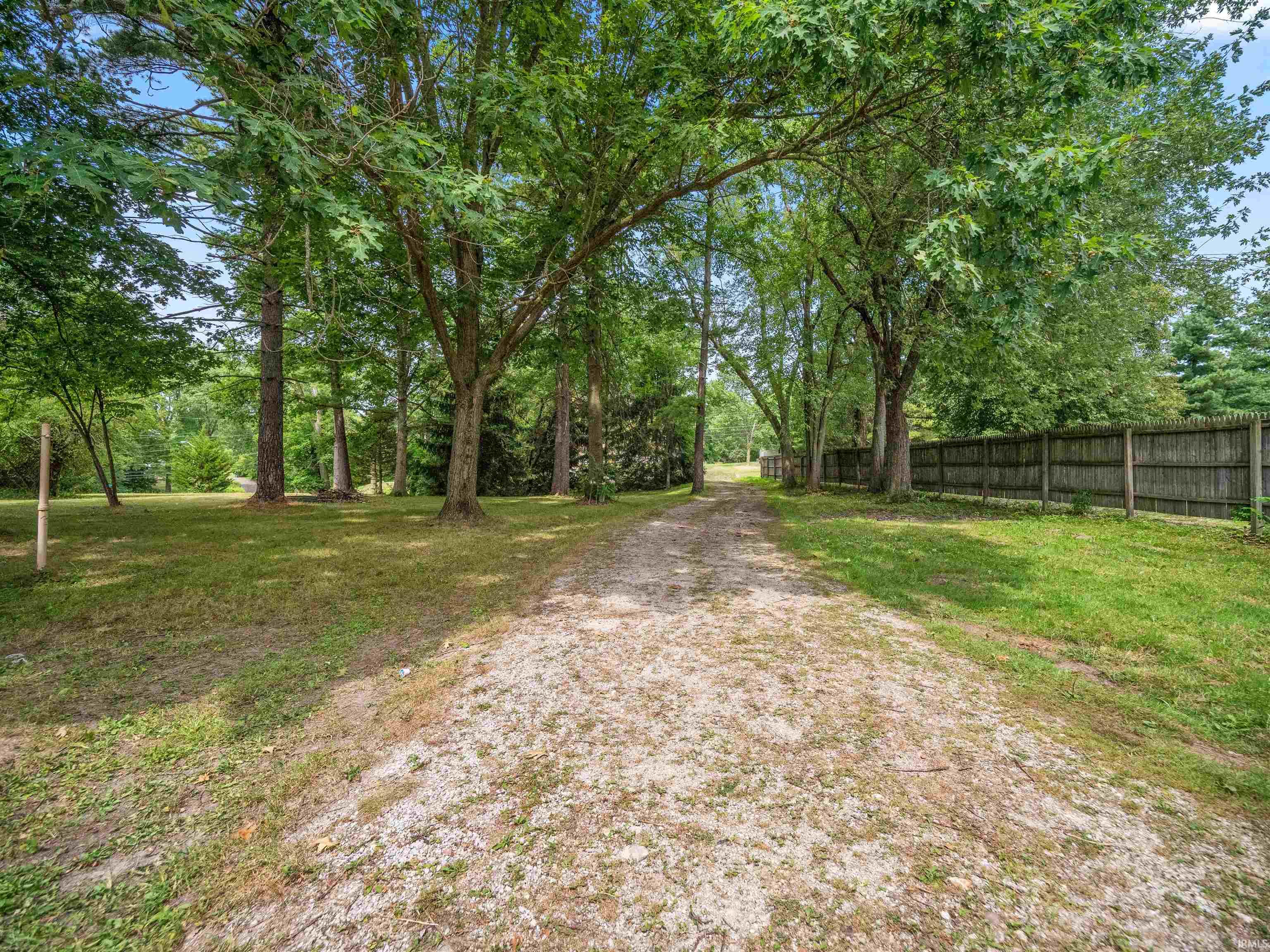 2217 Butler Road Fort Wayne, IN 46808 - Photo 4 of 31