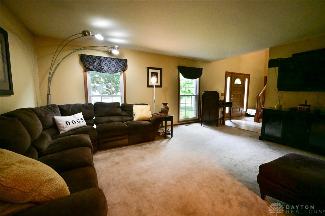 2424 Rockingham Drive Troy, OH 45373 - Photo 10 of 36