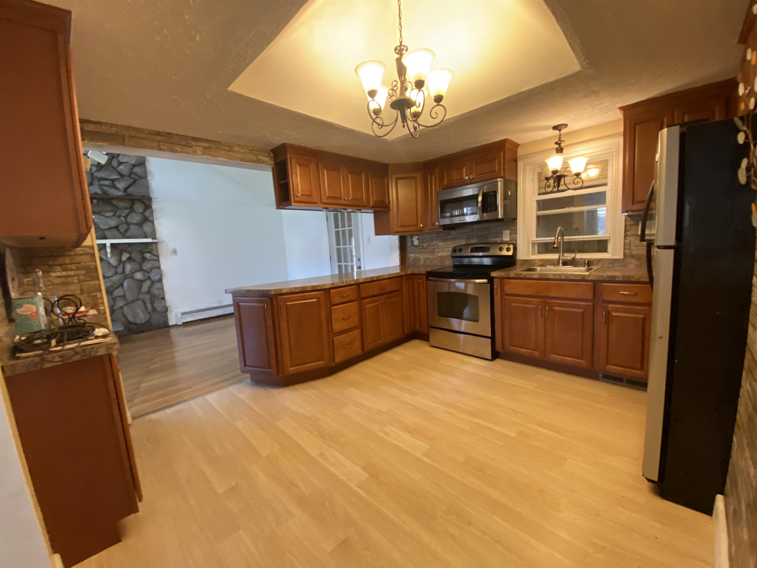225 Shannon Road Salem, NH 03079 - Photo 11 of 40