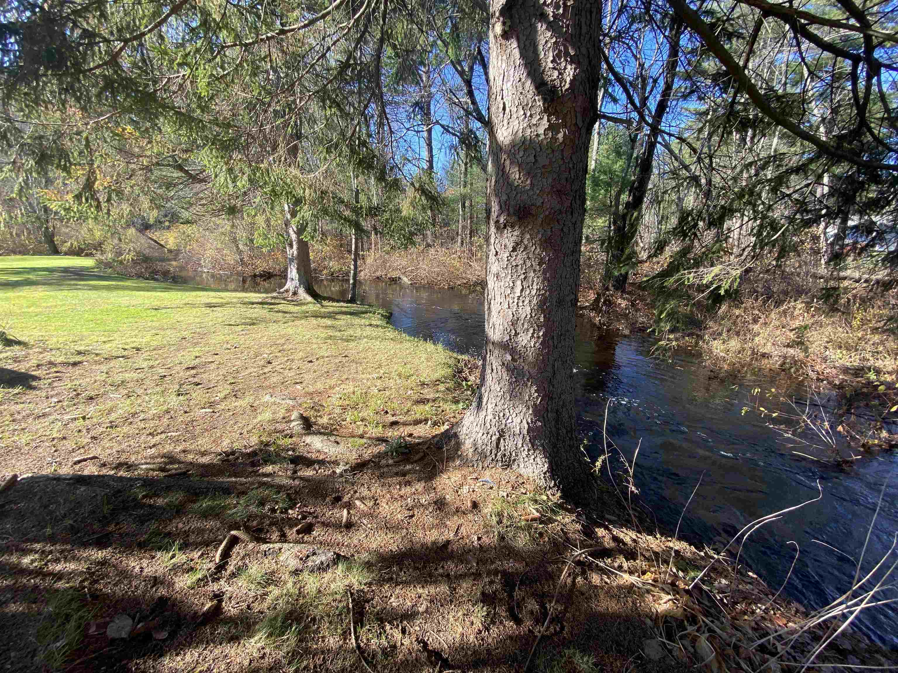 225 Shannon Road Salem, NH 03079 - Photo 3 of 40