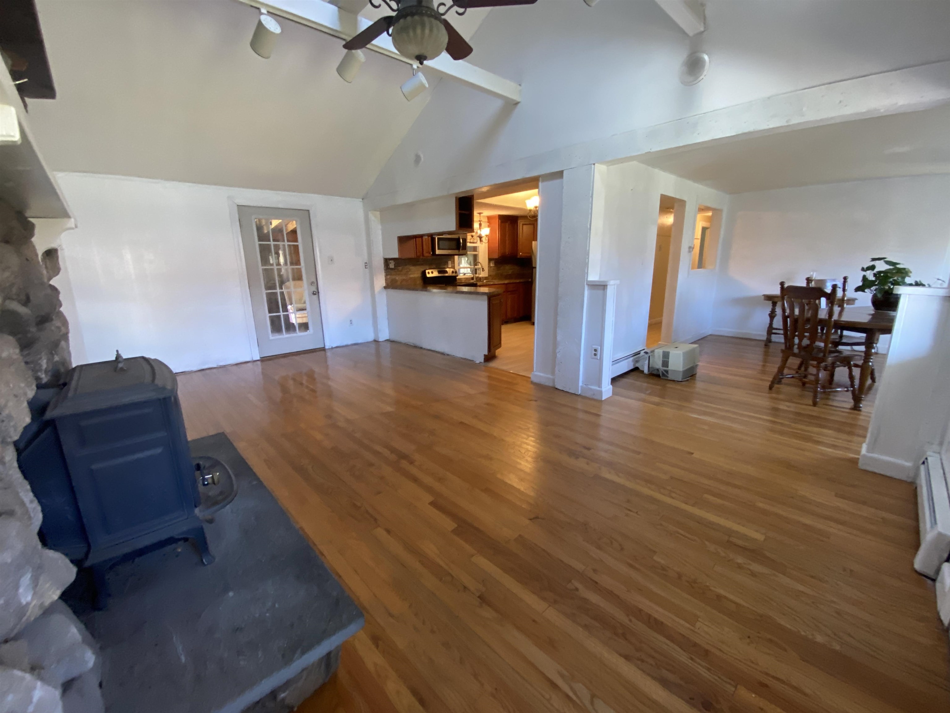 225 Shannon Road Salem, NH 03079 - Photo 23 of 40