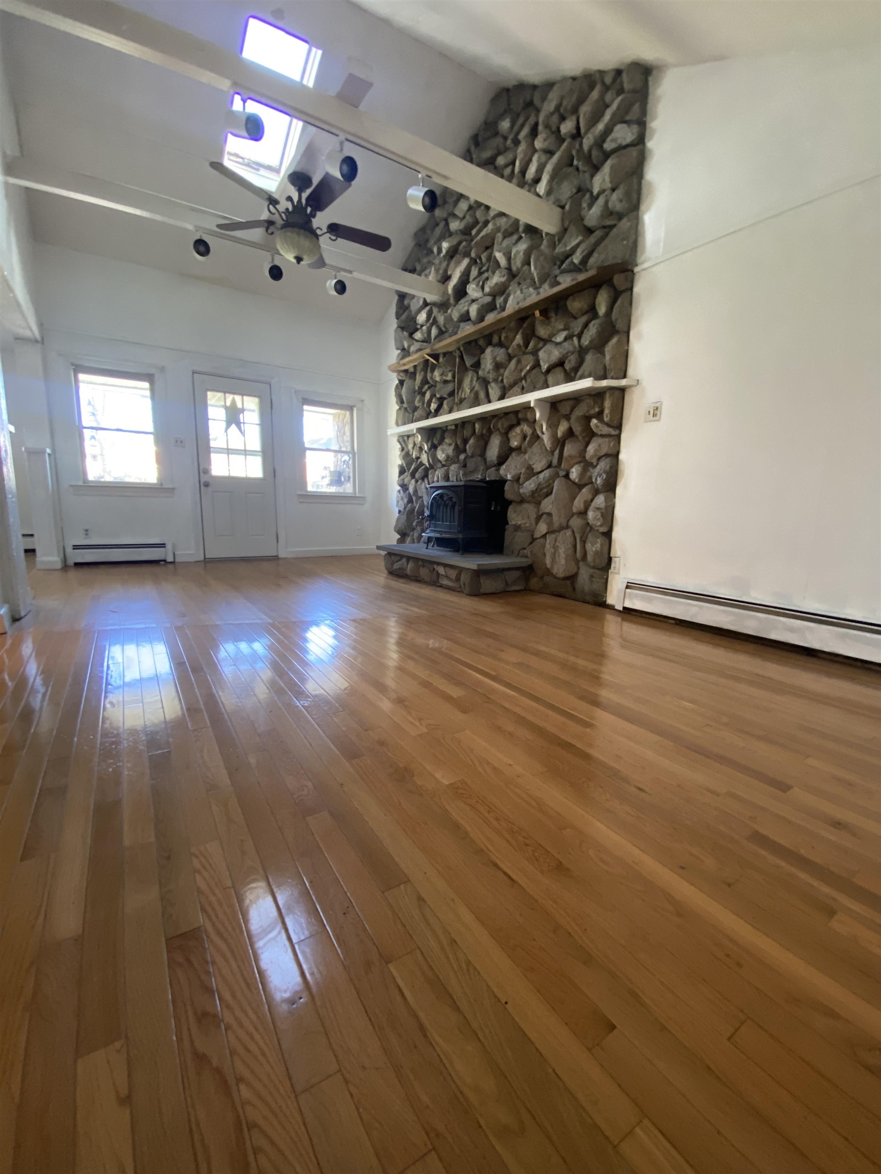 225 Shannon Road Salem, NH 03079 - Photo 6 of 40