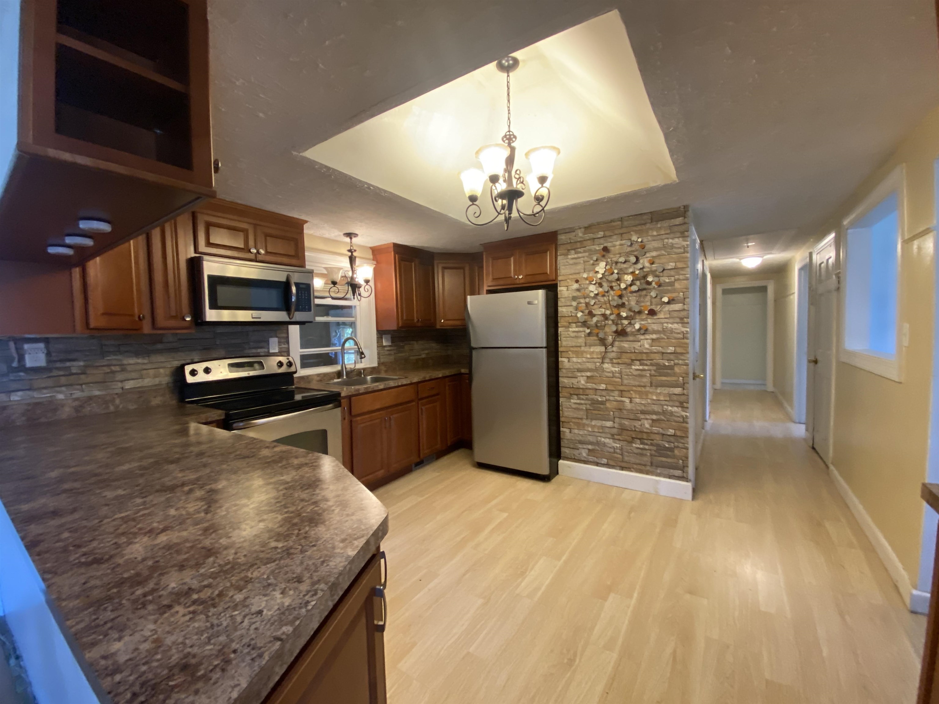 225 Shannon Road Salem, NH 03079 - Photo 8 of 40