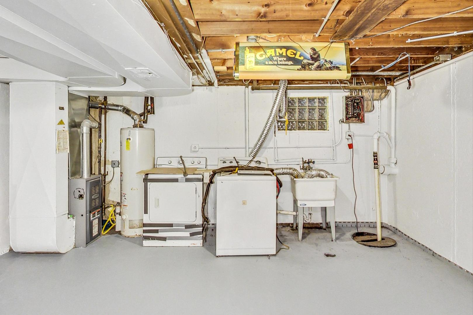 2212-2214 Oakton Street Park Ridge, IL 60068 - Photo 29 of 43 a view of a room with gym equipment