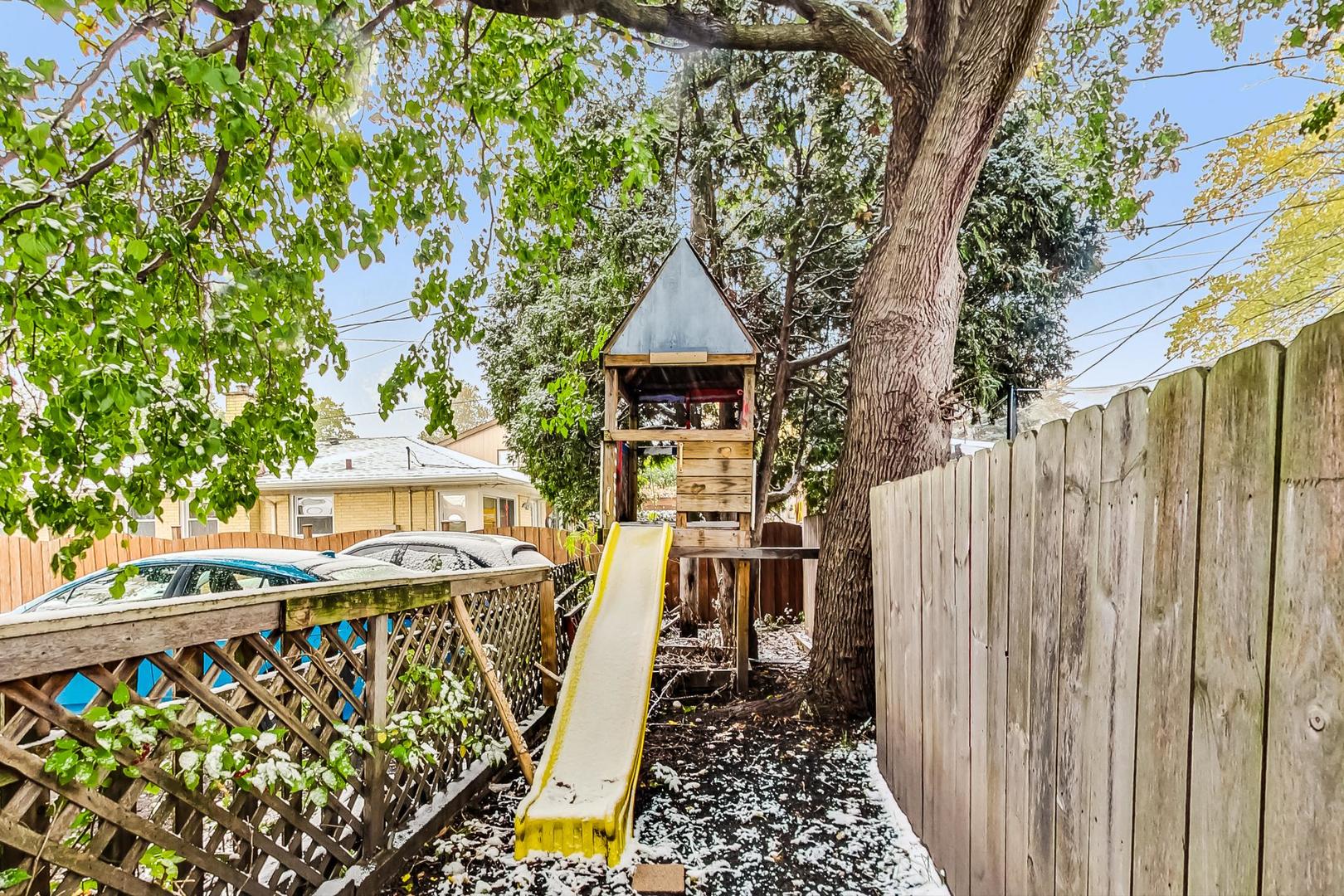 2212-2214 Oakton Street Park Ridge, IL 60068 - Photo 37 of 43 a view of entryway with wooden floor
